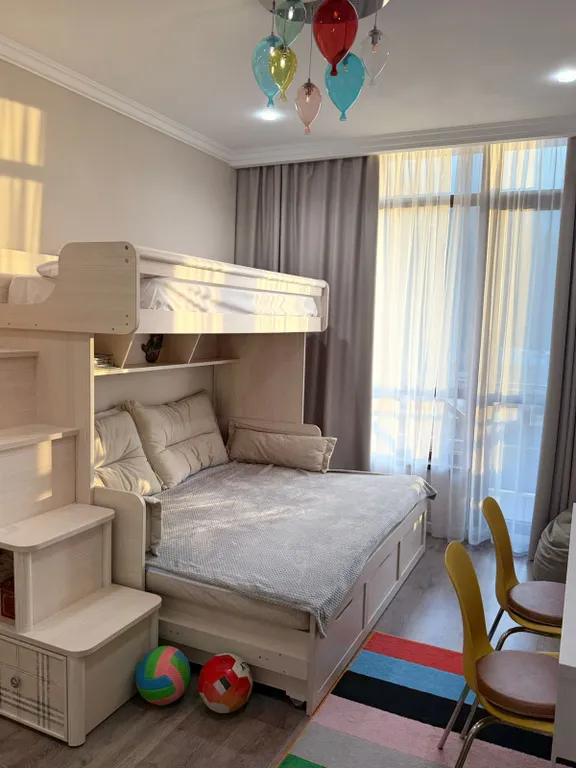 3хкомнатная квартира с тремя лоджиями и видами на горы