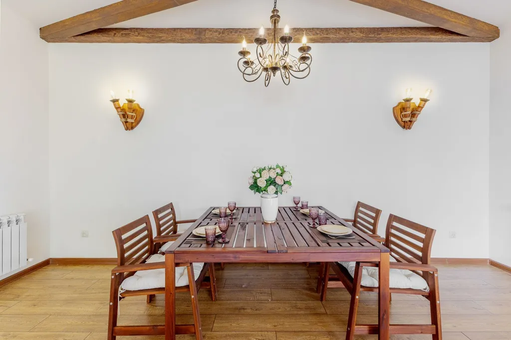 Дом с камином и баней на дровах в райском уголке