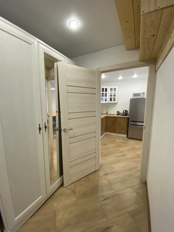 Двухуровневые апартаменты у озера и моря