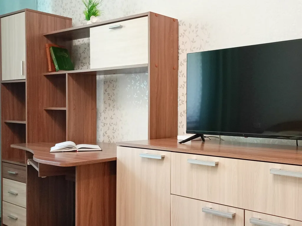 Квартира с двуспальной кроватью и диваном, рядом БСМ, ТЦ Апельсин