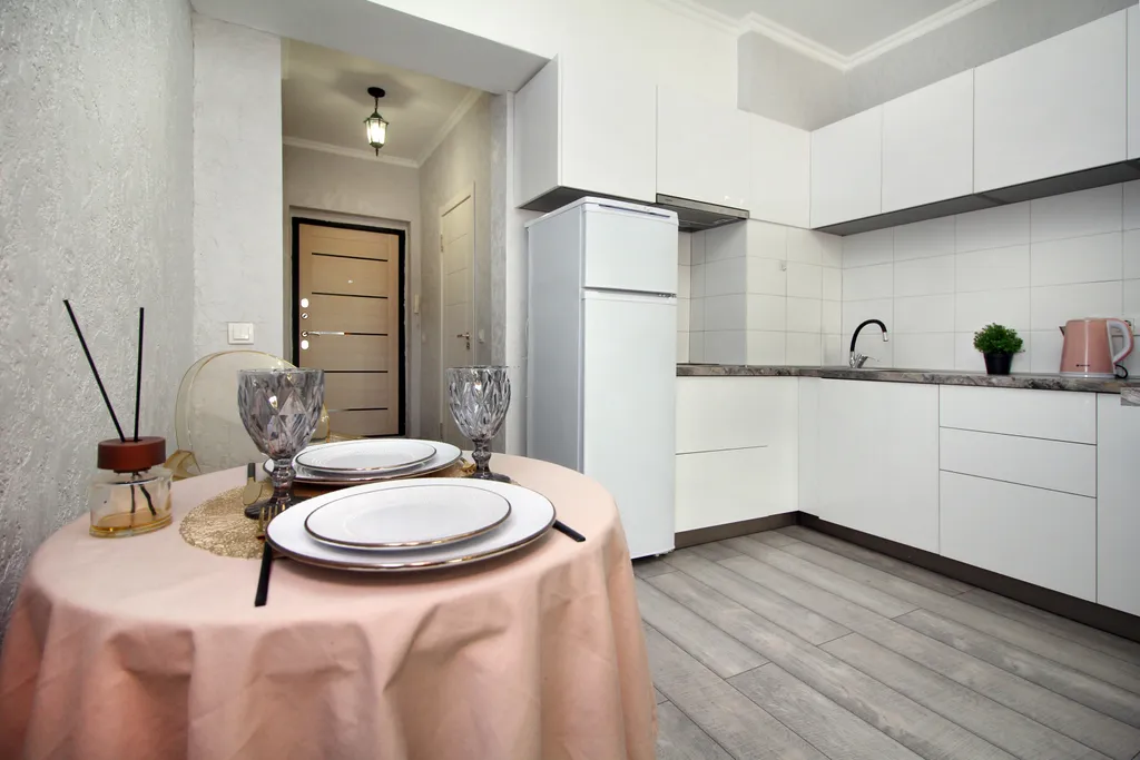 Квартира Студия, центр, с ярким акцентом — Алматы