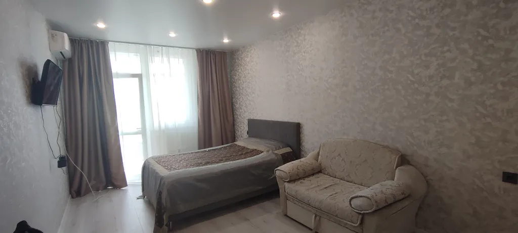 Современная студия в центре возле ЖД вокзала