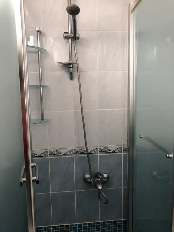 Двухэтажный дом с шикарным уютным двором в самом центре