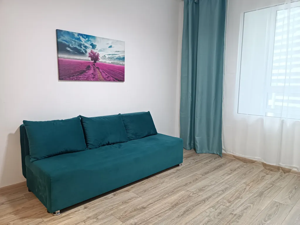 Двухкомнатная квартира возле озера и парка