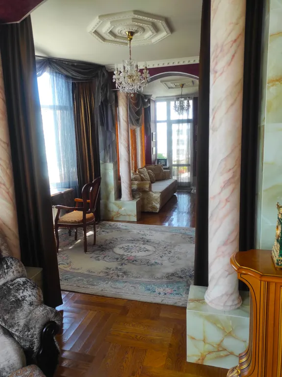 Большой пентхаус с бассейном