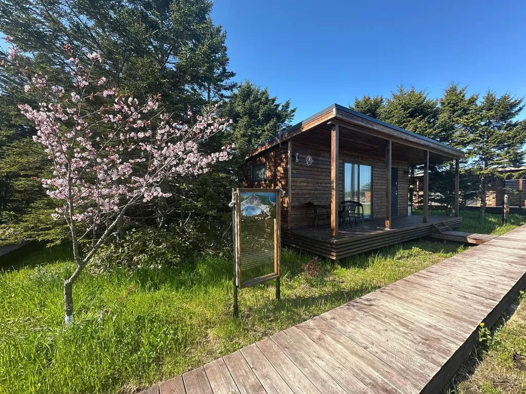 Двухместный домик в кемпинге Три Кита