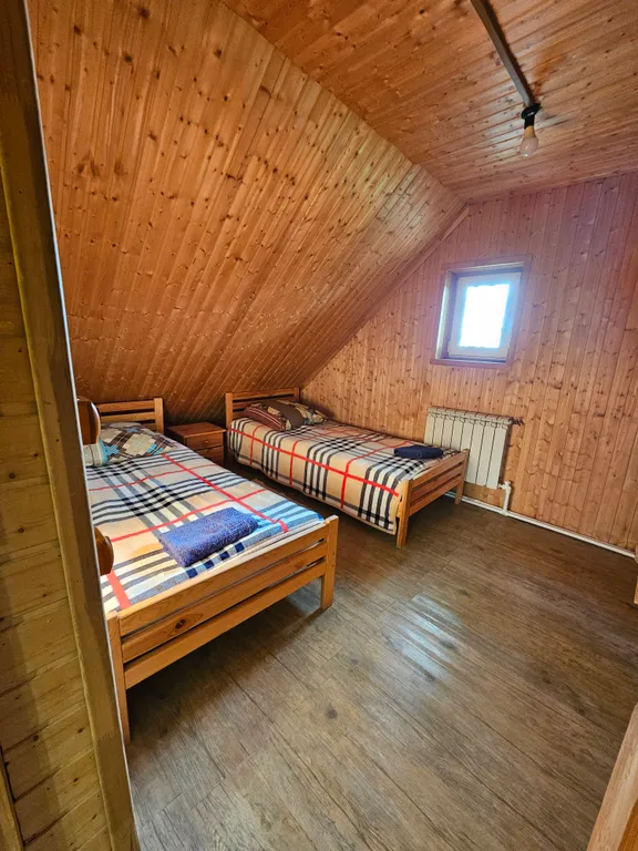 Просторный дом с баней и живым камином