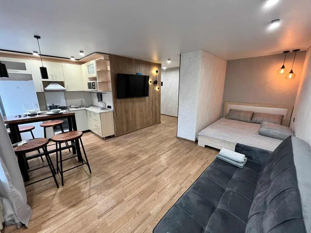 Квартира в 1 минуте ходьбы от нижнекамских терм с новой мебелью