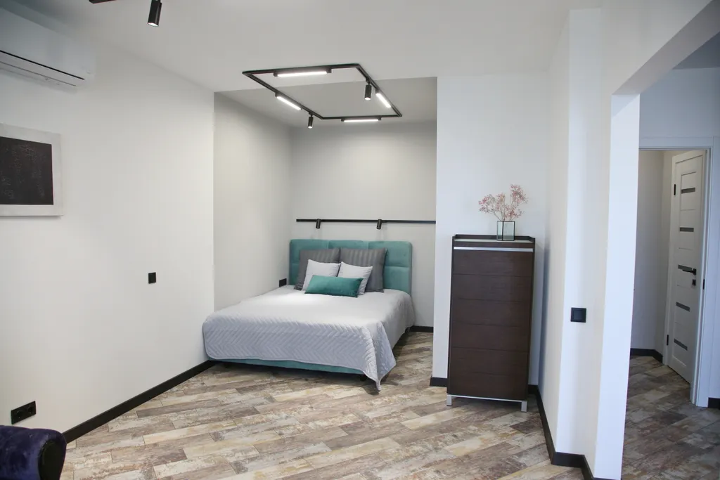 Квартира Апартаменты "Малевич" - мята лаванда и горький шоколад в интерьере — Калининград