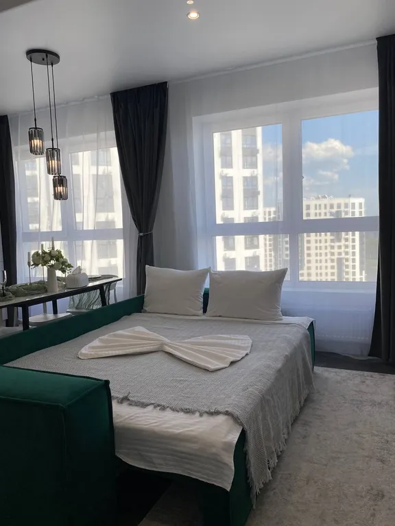 Шикарная квартира рядом трассой при заезде в город, со своей стоянкой