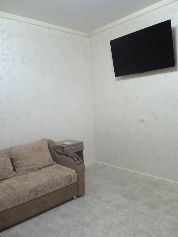 Новый дом с евро-ремонтом и бассейном