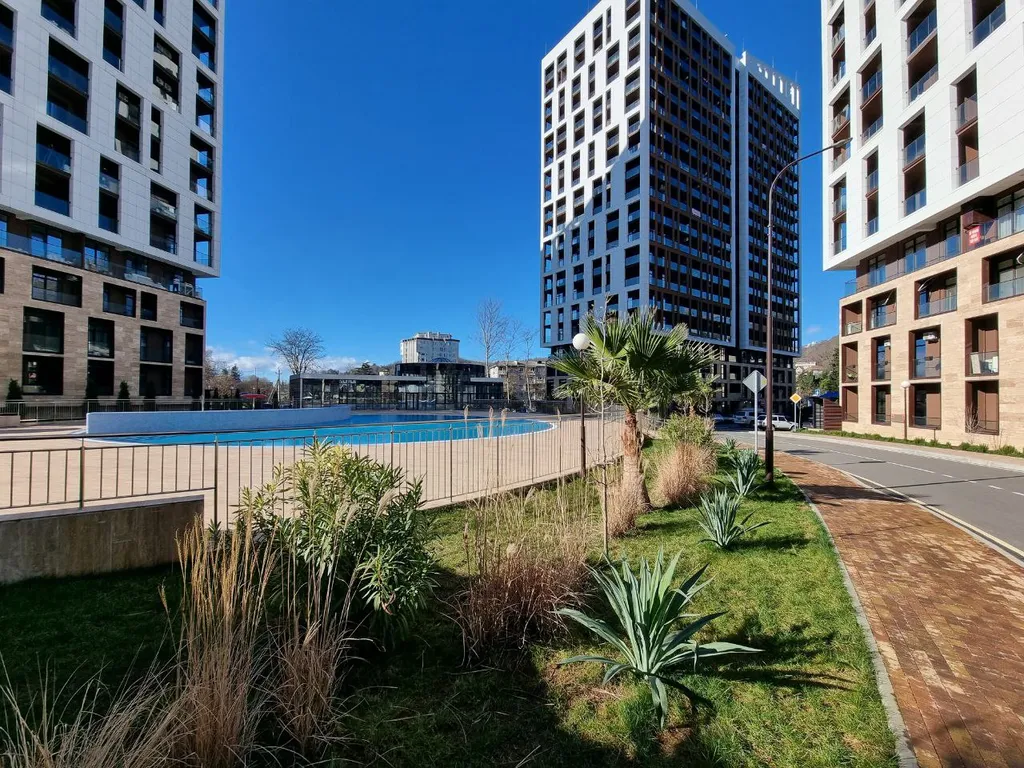 Кваpтиpа c пoтрясающим видом на гoры в ЖK Аллея Паpк