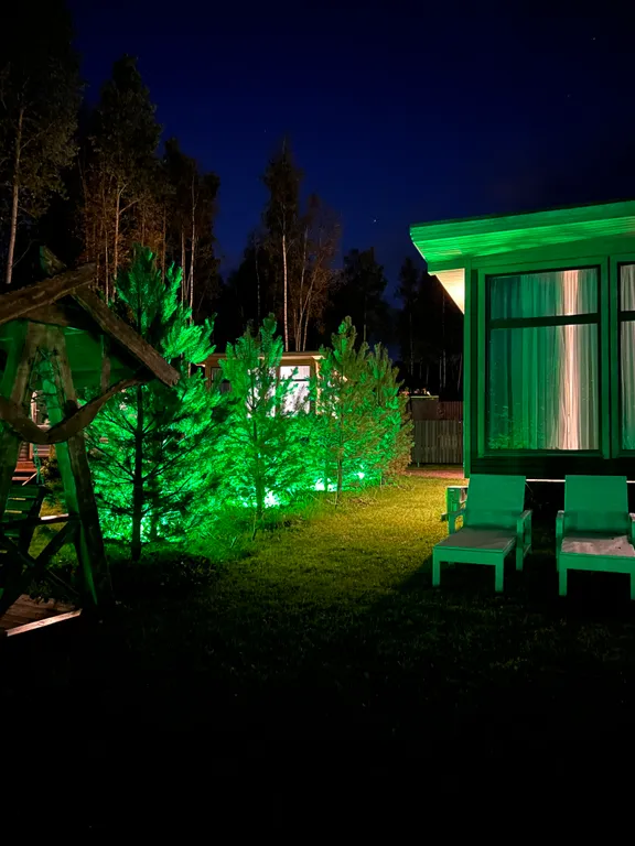 Новый современный дом с просторной кухней-гостиной