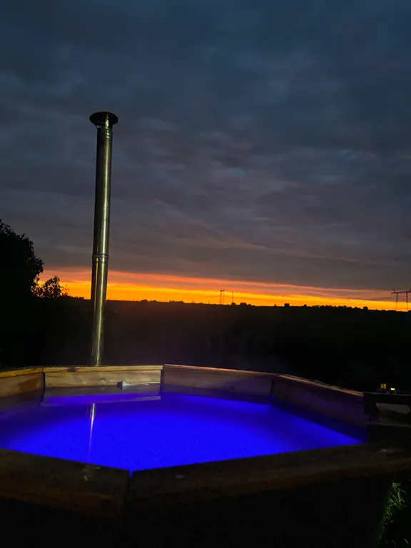 Дом с террасой и видом на закат