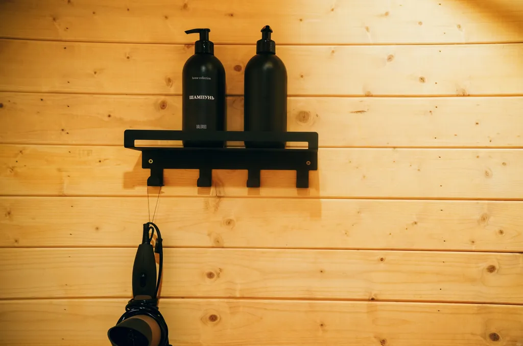 Уютный домик в лесу с террасой и беседкой