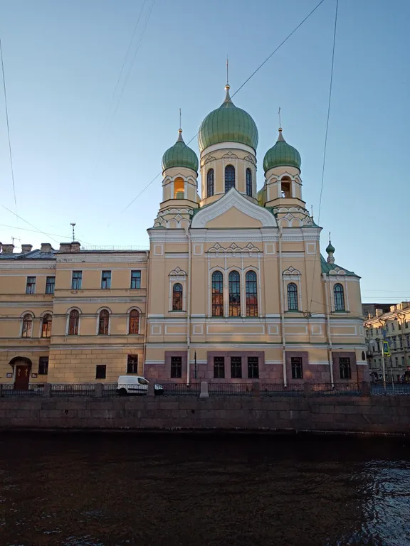 Двухкомнатная квартира в историческом центре Петербурга