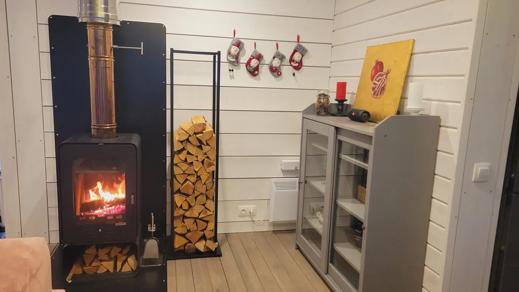 Коттедж под соснами