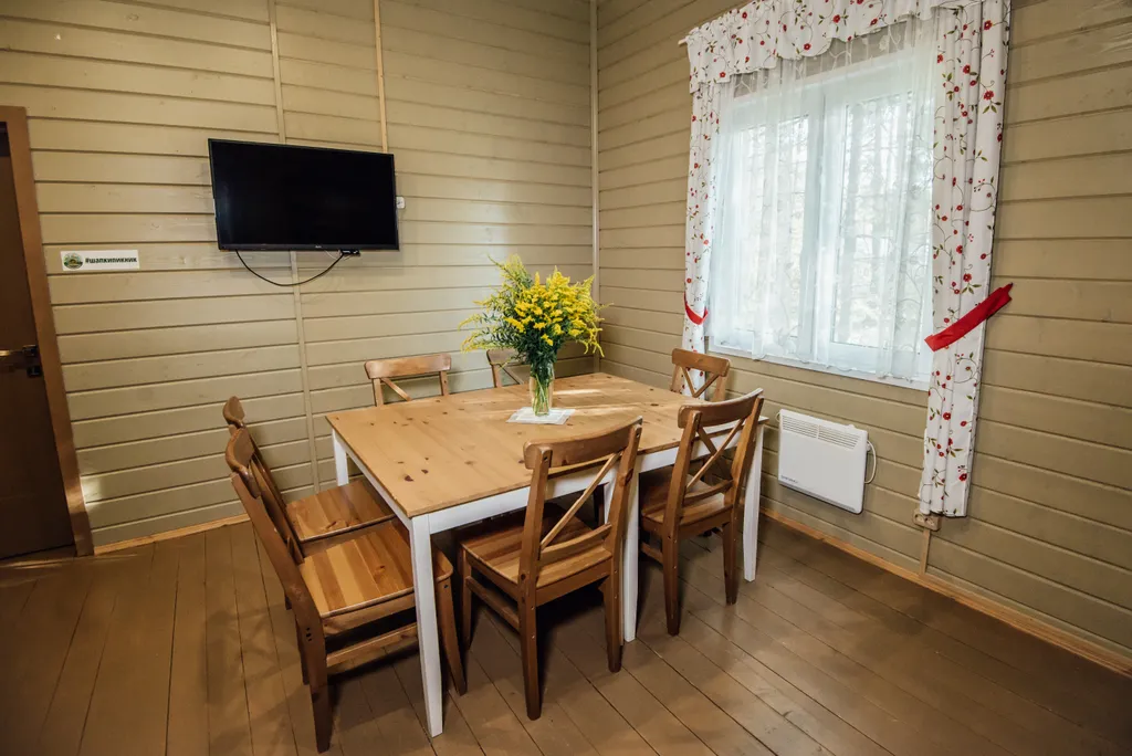 Коттедж Коттедж для 8 чел. с 3мя спальнями — Тосно