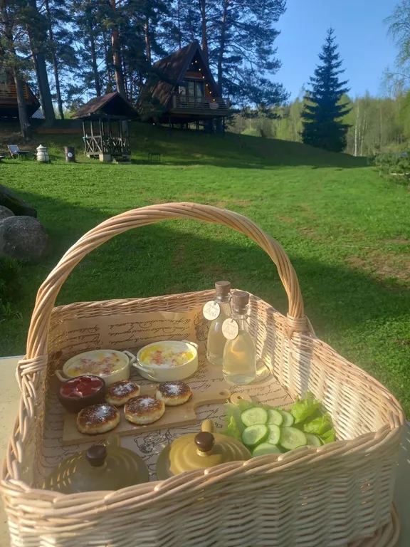 Дом под соснами