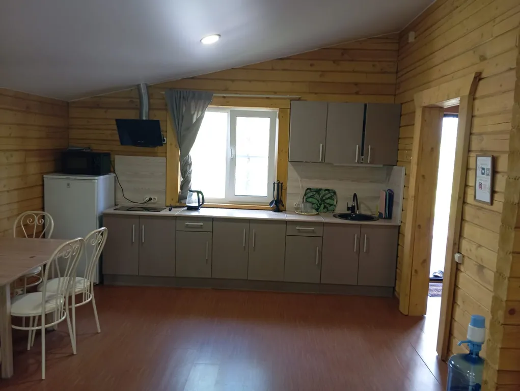 Дом в лесу, со всеми удобствами