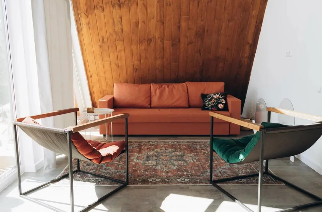 Треугольный дом.