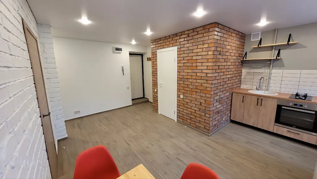 Квартира в роскошном современном коттедже с болшой кухней гостинной