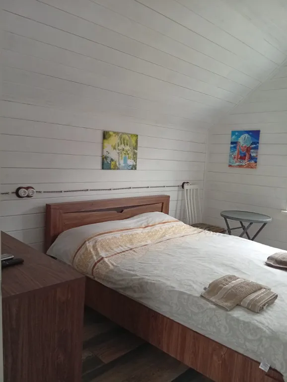 Уютный домик с видом на озеро