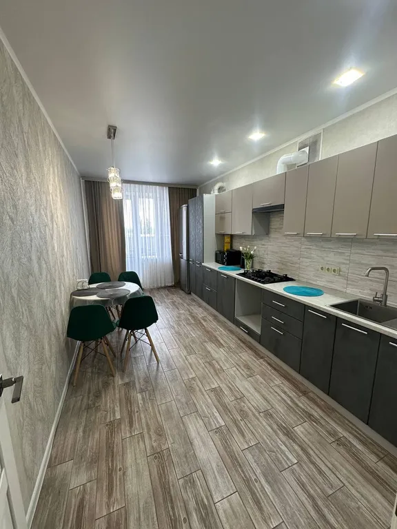 Тëплая, уютная квартира с евроремонтом