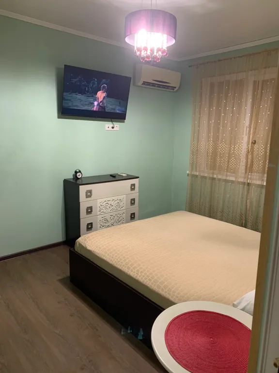 Просторная, уютная трёхкомнатная квартира в центре Пицунды