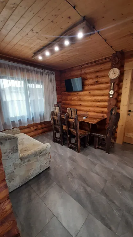 Сруб у моря