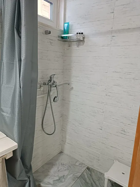 Дом с удобствами на берегу реки Волги со своим причалом