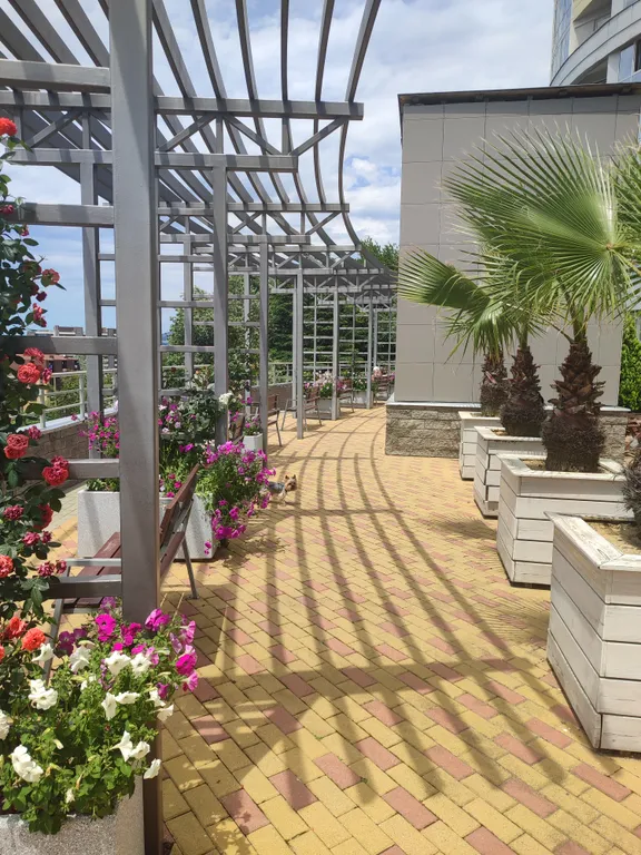 Квартира с 2 отдельными спальнями и кухней-гостинной недалеко от моря