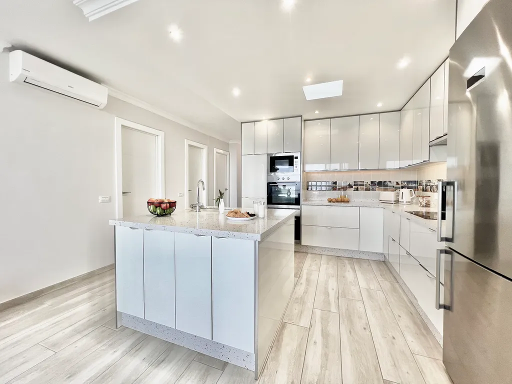 PaulMarie Superior Ocean Lounge