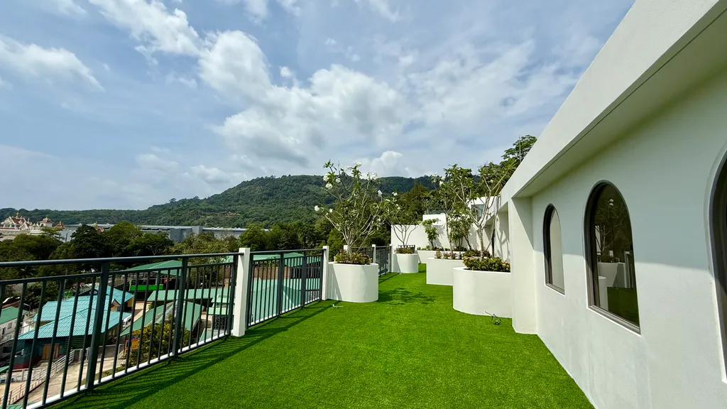 Новая супер однушка с бассейном и морем