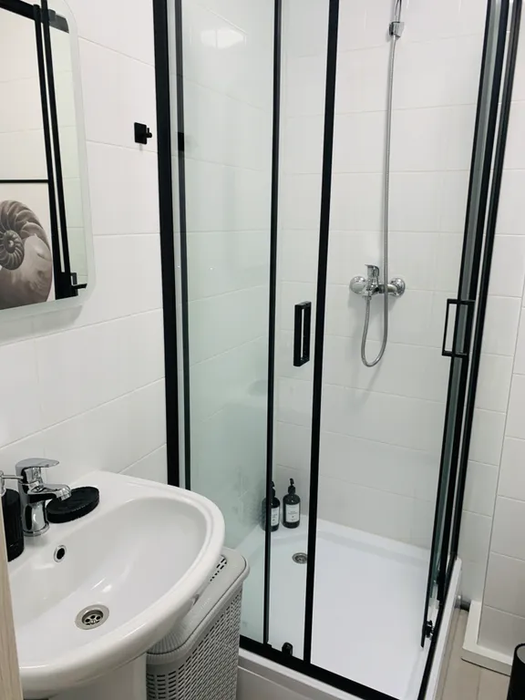 Светлая студия с видом на закат