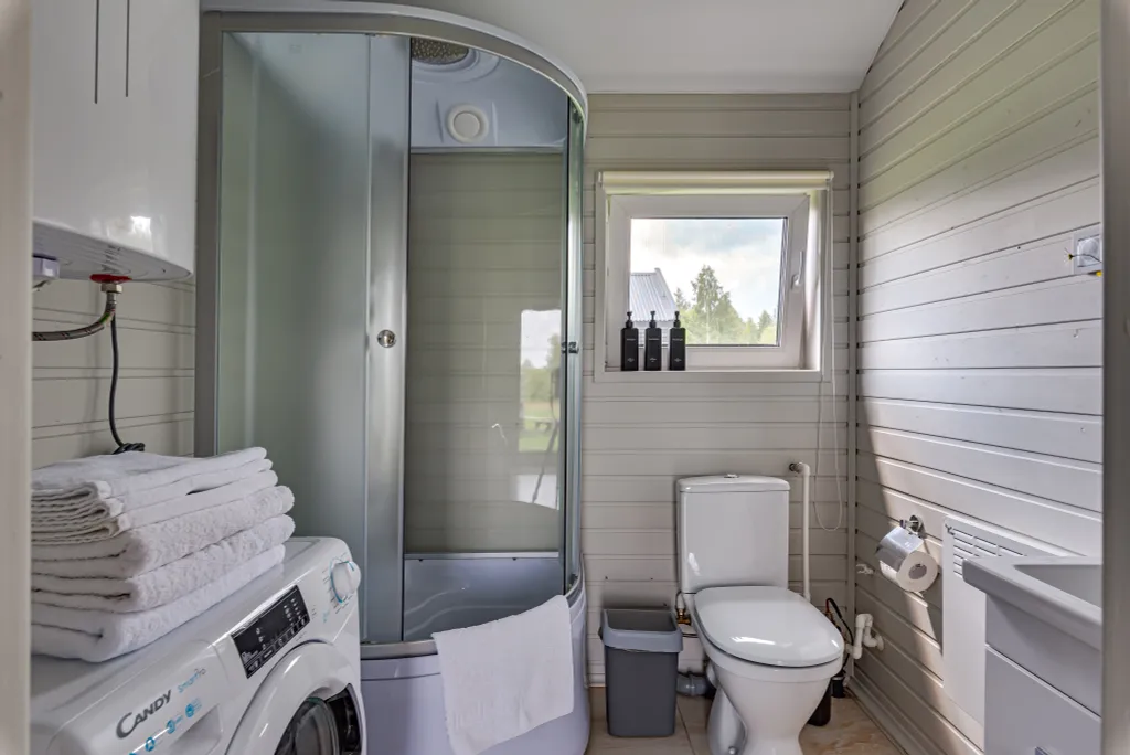 Алтайский - дом с костровой чашей и колонкой Алиса