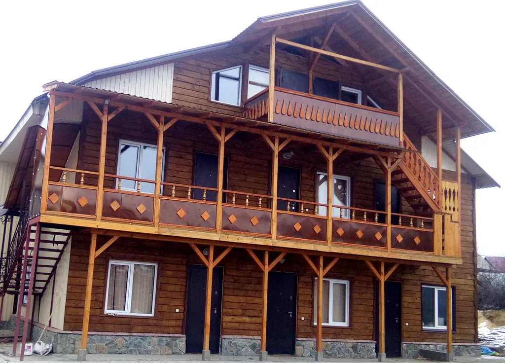 Трёхместный номер с 2 отдельными кроватями с видом на горы