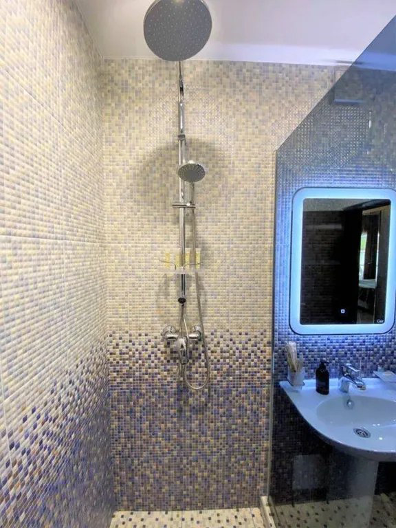 Дом в горах с видом на бассейн