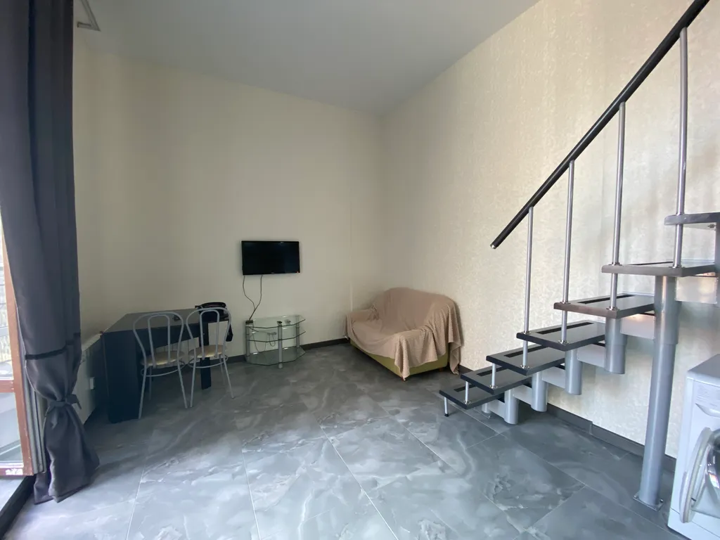 Уютная квартира вокруг лес, недалеко от госпиталя имени Вишневского