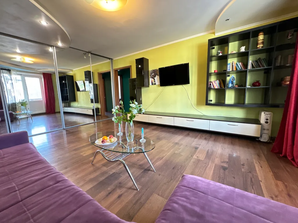 Квартира Уютная 3-комнатная квартира — Красноярск