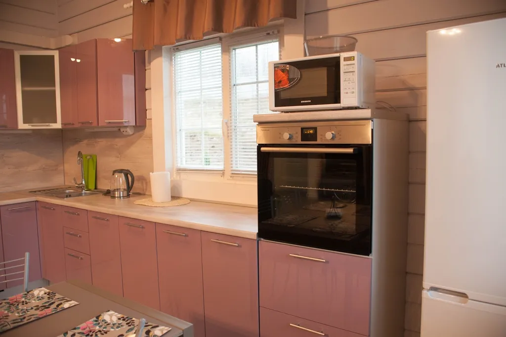 Большой дом N2 с сауной и камином на озере Лунном