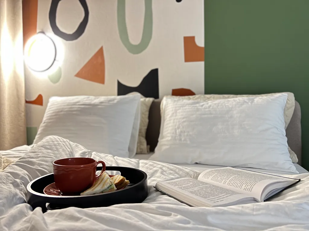 Трешка у аквапарка с панорамным видом на реку