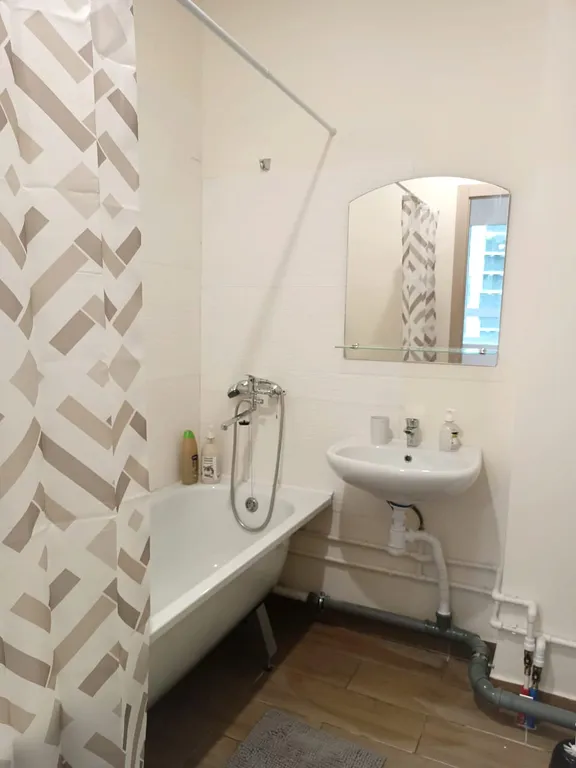 Двухкомнатная квартира возле озера и парка