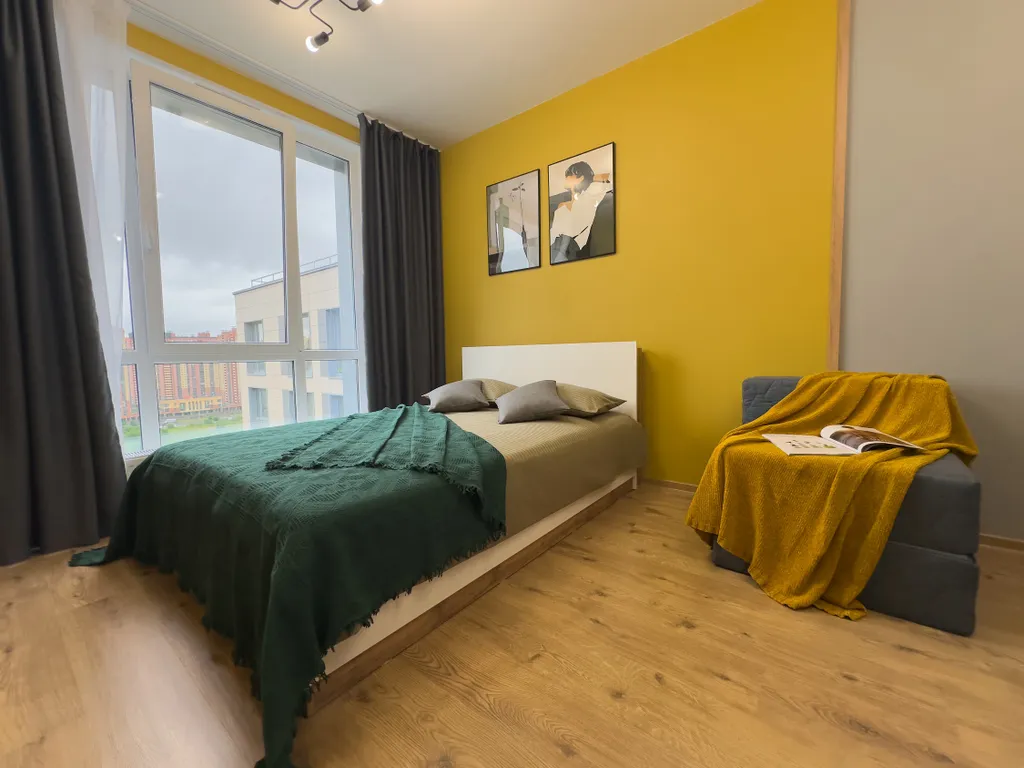 Уютная студия с панорамным окном у метро Парнас