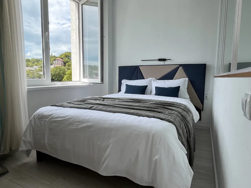 Однокомнатная квартира с балконом — аренда посуточно в Туапсе