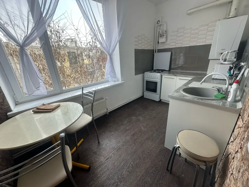 Квартира возле моря с балконом