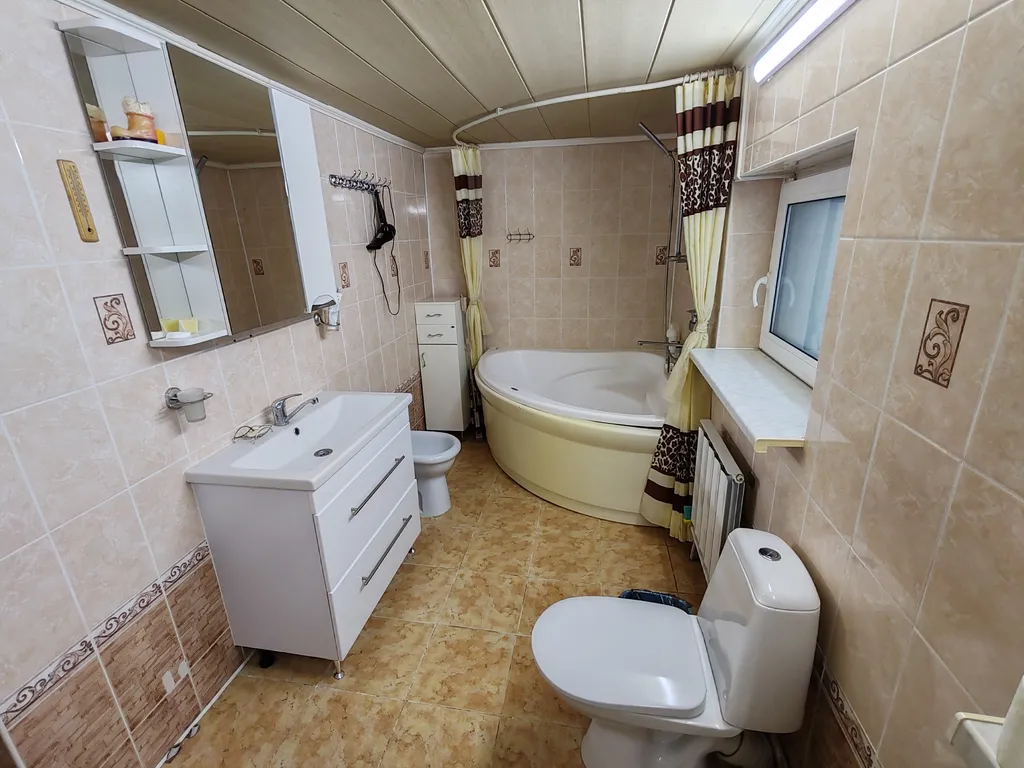 Уютный гостевой дом с баней и бассейном в тихом и спокойном месте