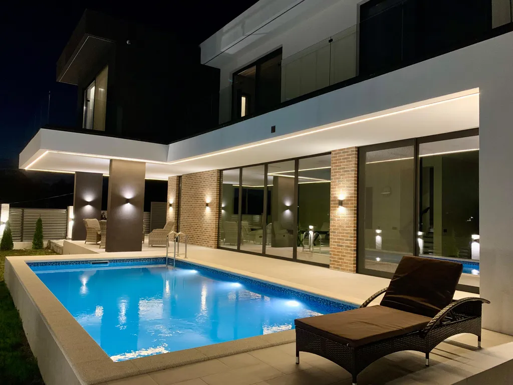 Шикарная Вилла с видом на море и горы