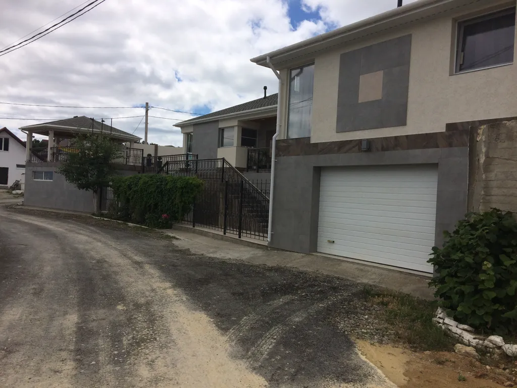 Дом с бассейном, баней и видом на море