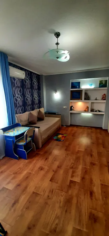 Уютная квартира в центре города с видом на море